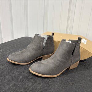 ✨ Journee Collection Livvy Side‑Split Booties – Size 7 (Brand New!) ✨